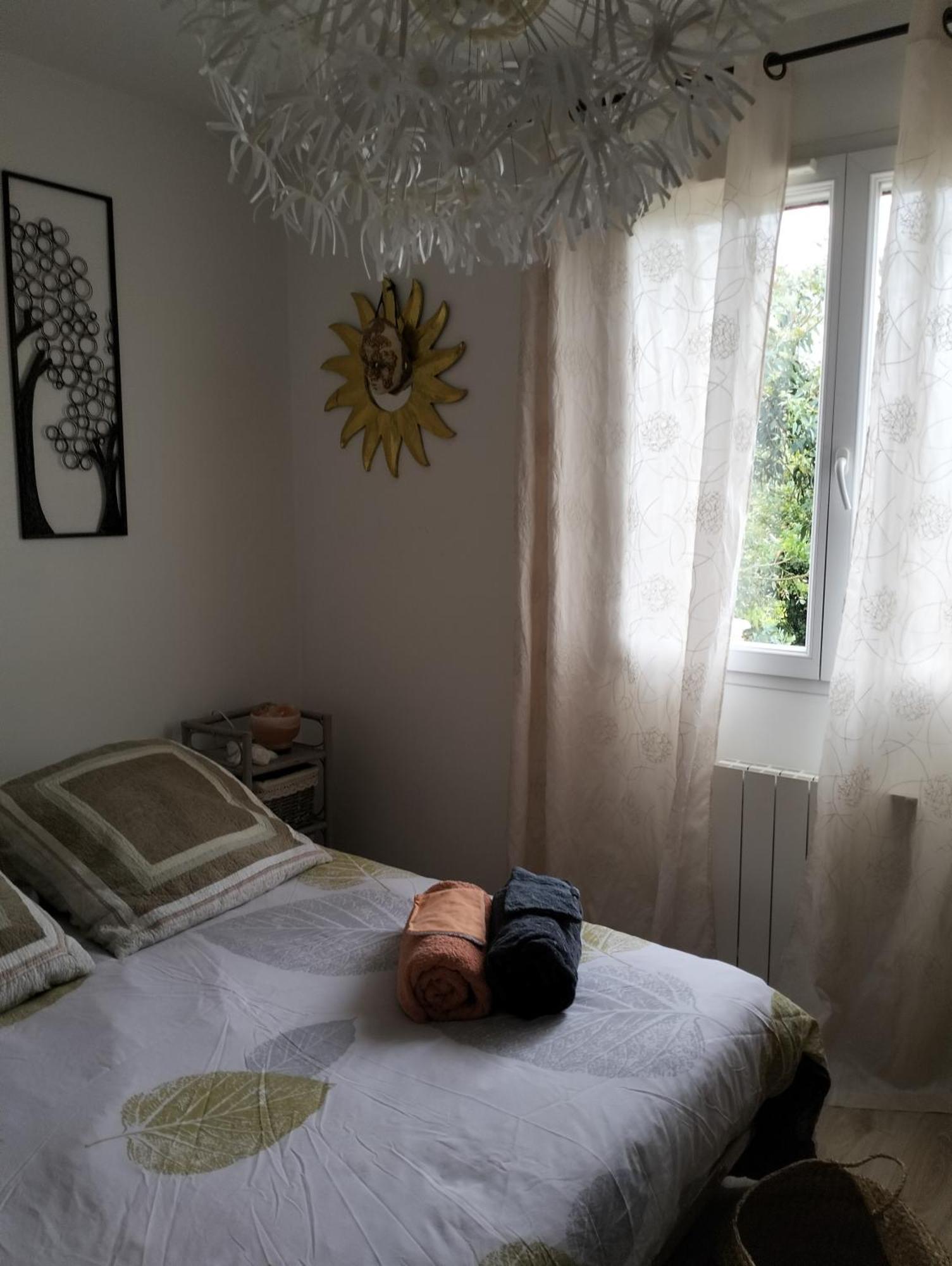 Chez Isa Apartment Massilly Екстериор снимка