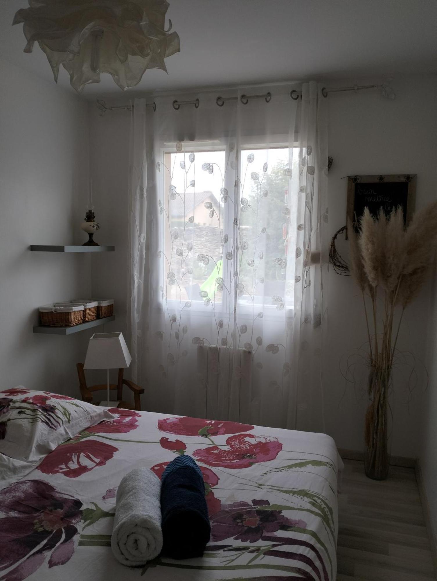 Chez Isa Apartment Massilly Екстериор снимка
