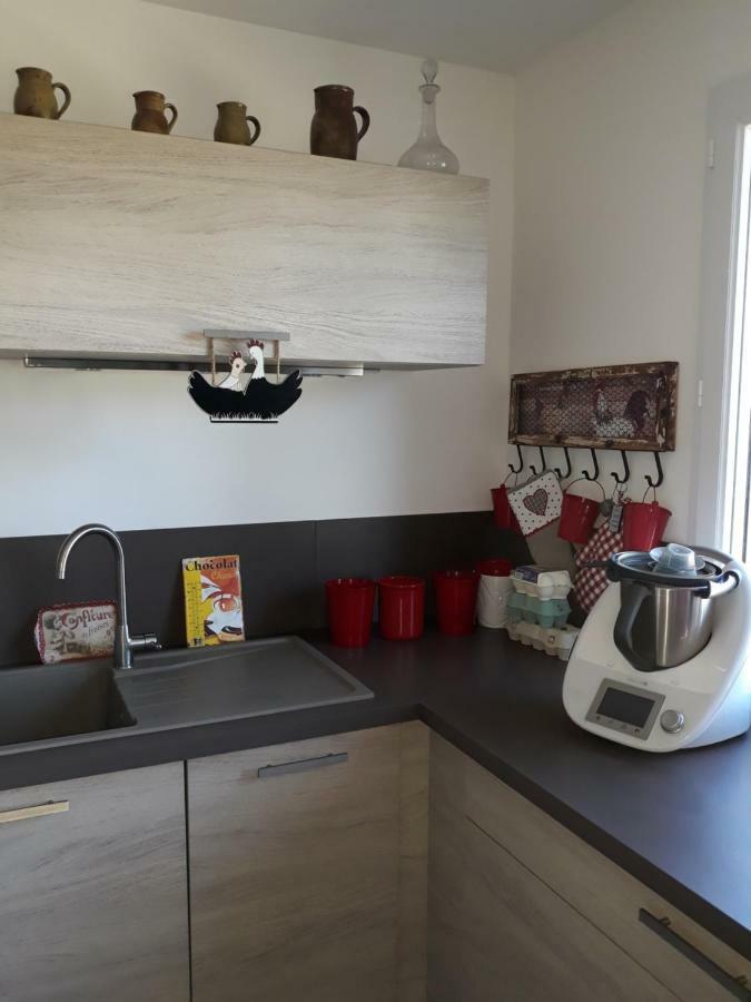 Chez Isa Apartment Massilly Екстериор снимка