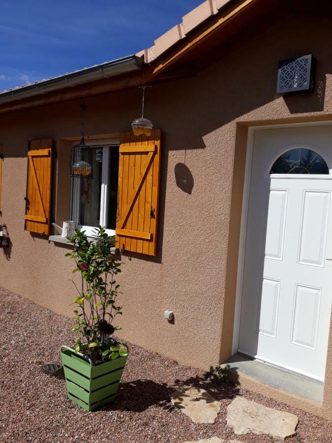 Chez Isa Apartment Massilly Екстериор снимка